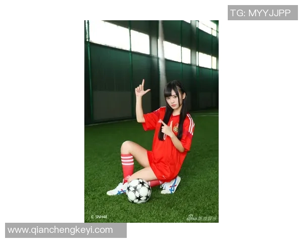 当美女偶遇足球明星时的惊喜与心动瞬间分享 当美女偶遇足球明星时的惊喜与心动瞬间分享