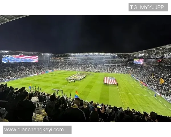 夜店狂欢与绿茵场上的魅力足球明星的双重生活探秘